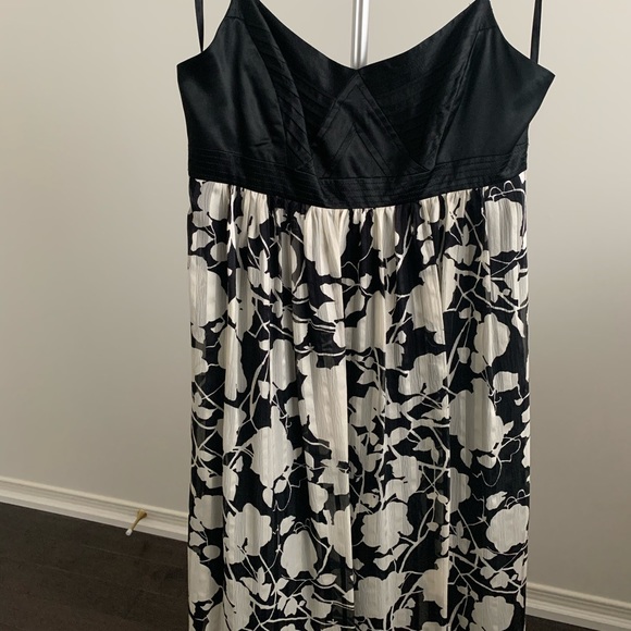 Beautiful BCBG Silk Dress - Picture 3 of 5